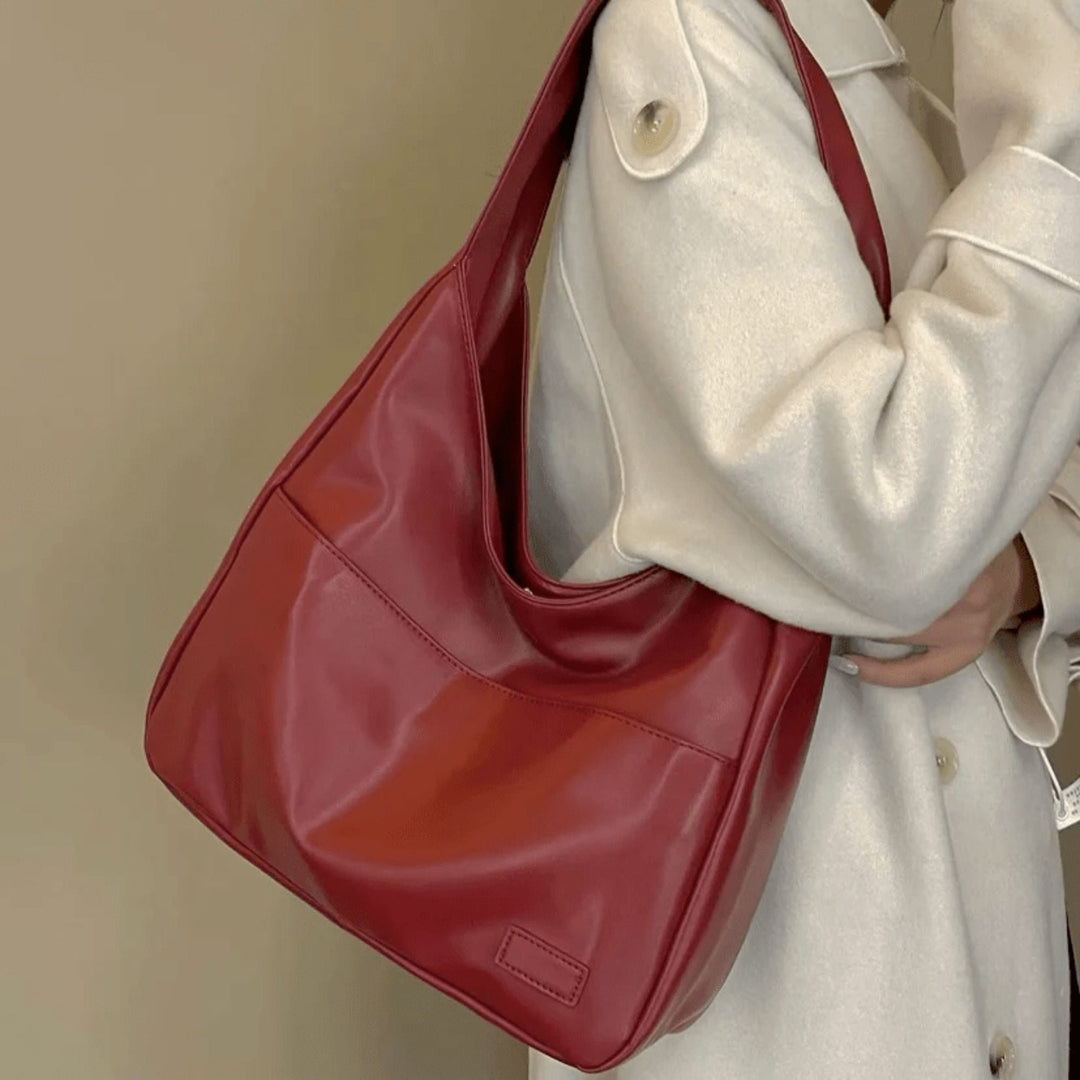 Gloria’s Everyday Luxury | Vintage Leather Bag